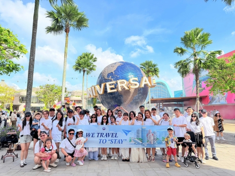 Hello Singapore ...!